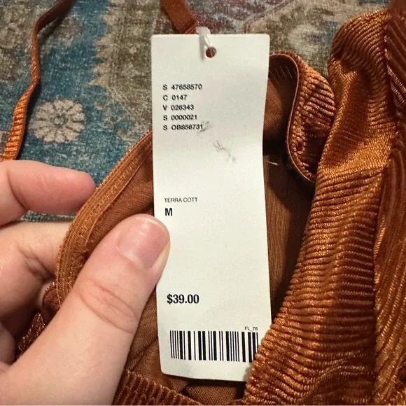 NWT Urban Outfitters• Shayla Deep V Plunging
Bodysuit - Orange Size Medium - Picture 9 of 11